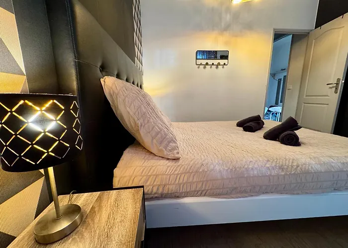 Le Nova - 2 Chambres, Parking Prive, Centre