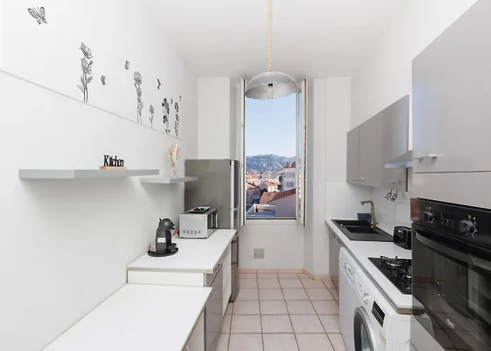 Le Nova - 2 Chambres, Parking Prive, Centre Cannes